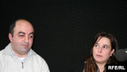 უჩა ნანუაშვილი (მარცხნივ) და მანანა კობახიძე