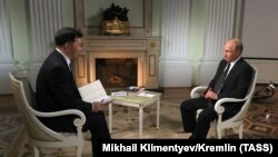 Фотографија од интервјуто на Путин за кинеската државна телевизија