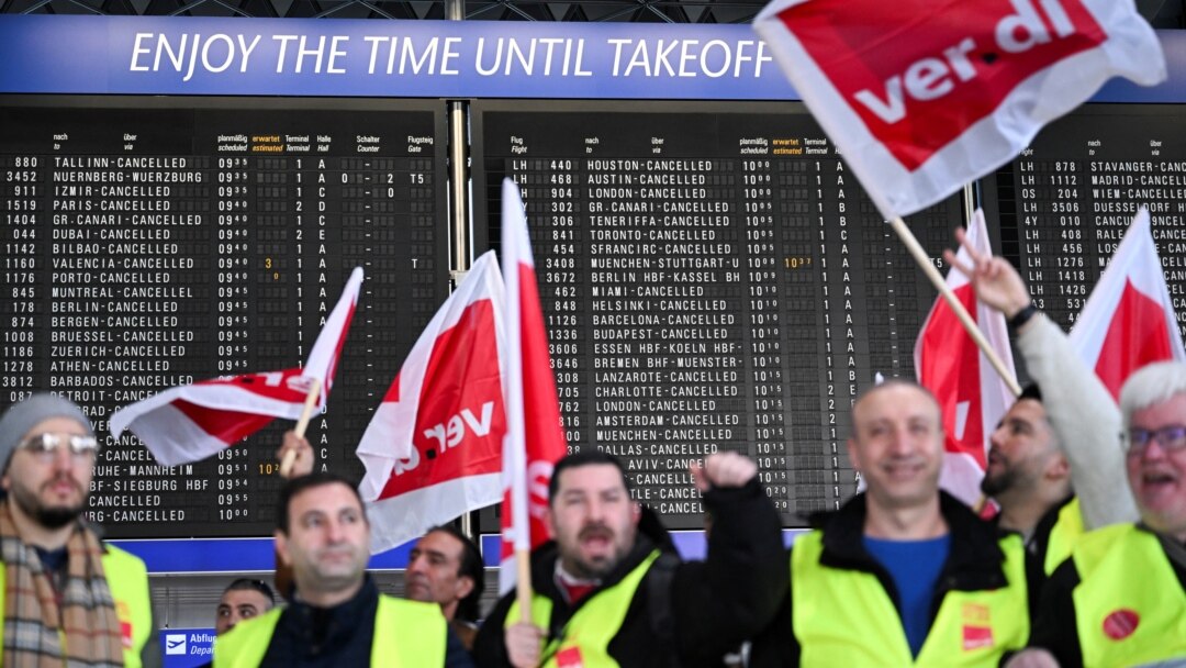 Стачка в Германия блокира десетки летища. Отменени са и 12 ...