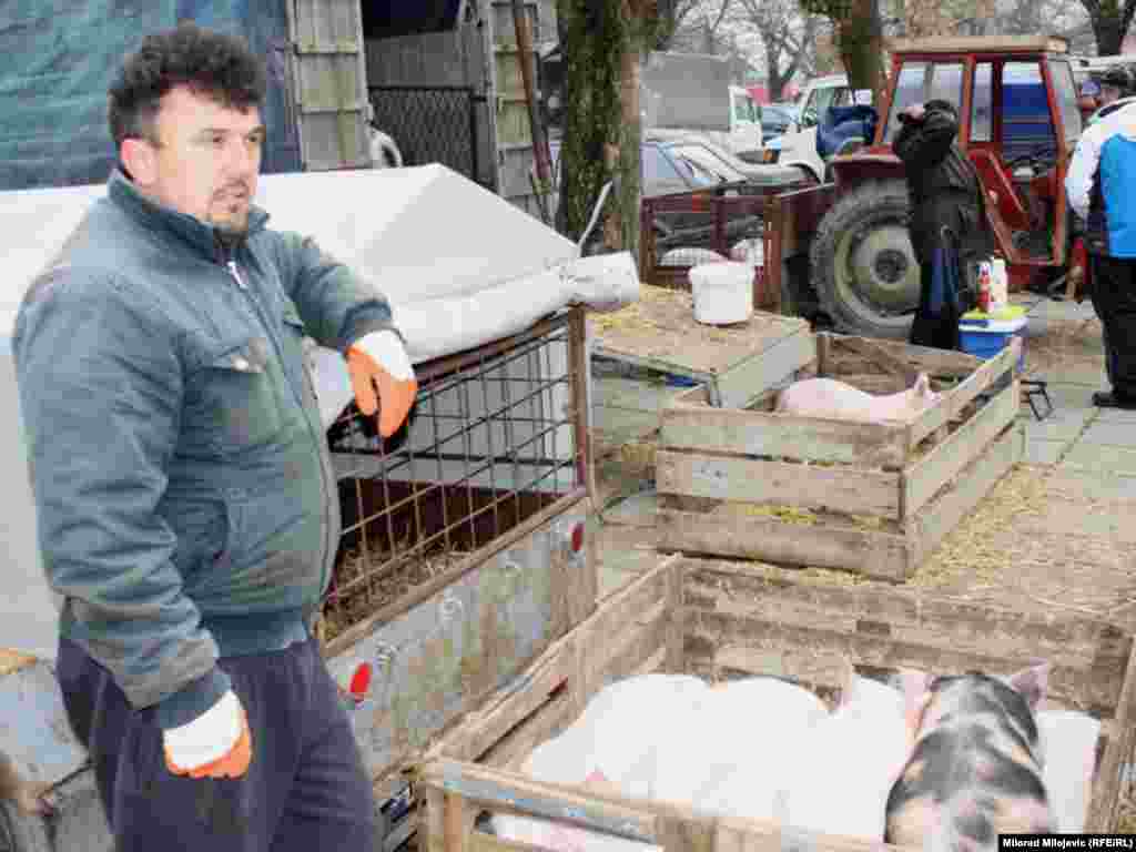 Ništa nije prodao ni Drago Ubović iz sela Dragočaj nedaleko od Banjaluke, 18.02.2011. Foto: Milorad Milojević