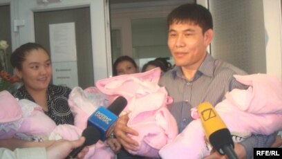 Төрт ер адам және бір қыз