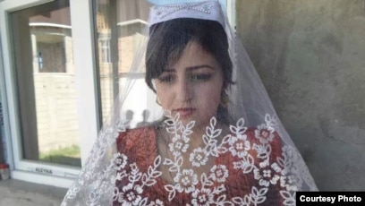 Қырық жастағы әйел мен 18 жастағы жігіт