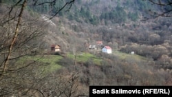 Požar je zahvatio tri kuće u selu Luka koje su najbliže šumi (arhivska fotografija)