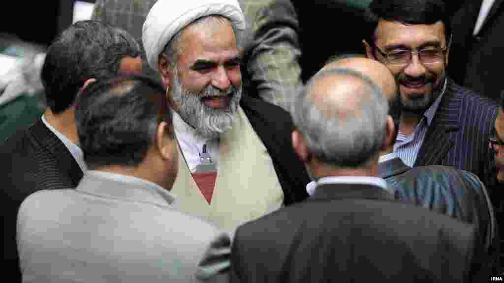 &nbsp;روح&zwnj;الله حسینیان،&nbsp;پس از ترخیص از بیمارستان.