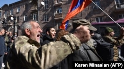 Yerevanda müxalifət tərəfdarlarının yürüşü. 26 fevral 2021