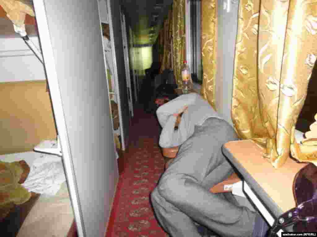 &Yacute;olag&ccedil;ylar otlynyň ge&ccedil;elgesinde &yacute;atyr