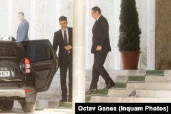 4 noiembrie 2015. Palatul Victoria. Premierul Victor Ponta părăsește sediul guvernului, după declarația pe care a susținut-o în care și-a anunțat demisia.