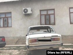 Терезесі сынған үй мен бүлінген көлік. Шорнақ ауылы, 23 шілде 2020 жыл.