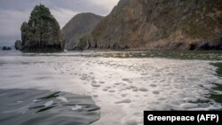 У кінці вересня очевидці повідомили про зміну кольору води на Халактирському пляжі на Камчатці