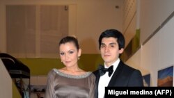 Лола Каримова бо шавҳараш Темур Тиллоев