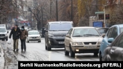 Ожеледицю на дорогах 28 грудня оцінюють на перший рівень небезпечності