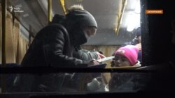 Запоріжжя: 12 автобусів і 100 машин з жінками та дітьми Енергодару та Василівки (відео)