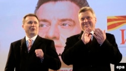 Presidento Gjorgje Ivanov (djathtas) dhe kryeministri  Nikolla Gruevski 