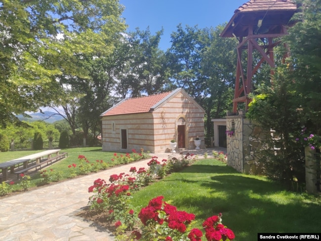 The church gate in Žerovnica, near Zvečan, June 2026.
