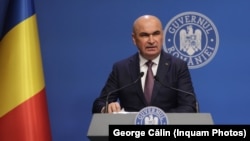 Premierul Ilie Bolojan a declarat luni, 21 iulie, la postul B1 TV, că reducerea indemnizațiilor membrilor din consiliile de administrație ale companiilor de stat a fost acceptată în coaliția de guvernare, inclusiv de Partidul Social Democrat.