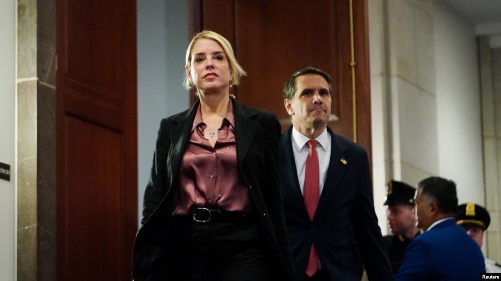 پم باندی در دوران تصدی خود به&zwnj;عنوان عالی&zwnj;ترین مقام اجرای قانون در آمریکا، مدافع سرسخت دستور کار ترامپ بود