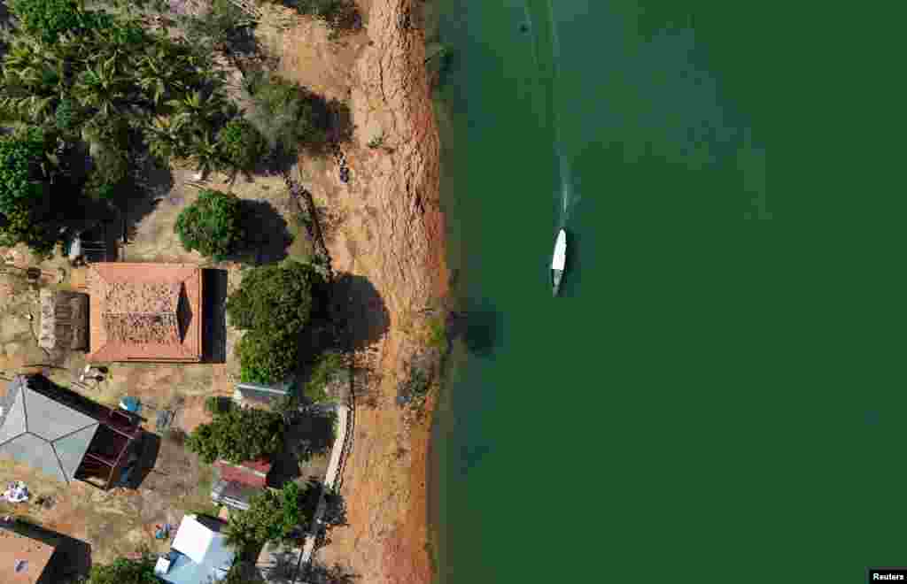 A helyszínen tartott jogi meghallgatások során a lakosok három odalátogató bírónak elmondták, hogy attól tartanak, hogy a veszélyes hajóforgalom ellehetetleníti a halászatot. „Elveszítjük a helyünket a folyón a vasércet és mezőgazdasági termékeket szállító bárkák miatt” – mondta Ademar de Souza közösségi vezető. „Bizonytalanul tekintünk a jövőbe" - tette hozzá