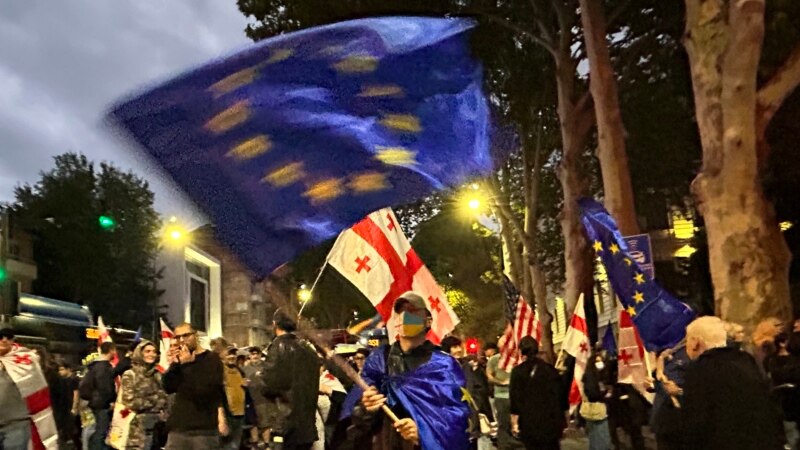 თბილისში დაიწყო საპროტესტო მსვლელობა „არა რუსულ რეჟიმს, დაიცავი უვიზო“