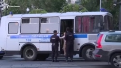 В Москве задержаны участники акции в поддержку Сенцова (видео)