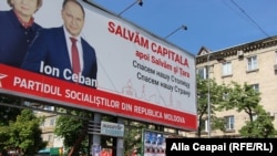 Afişe electorale. În prim-plan socialistul Ion Ceban