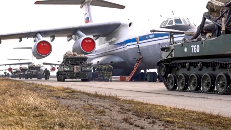 Русија и нареди на војската да се врати  назад во базите по вежбите во Крим