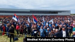 Protest radnika termoelektrana u blizini Lazarevca u centralnoj Srbiji, 24. maj 