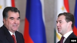 Tajik President Emomali Rakhmon and Russia's Dmitry Medvedev following their talks in Moscow