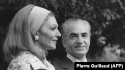 Mohammed Reza Pahlavi, Shahu i Iranit dhe gruaja e tij FarahPahlavi