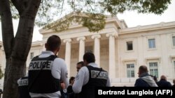 Fransuz polisiýasy. Arhiw suratyу