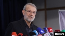 د ایران د امنیتي شورا منشي علي لاريجاني په تهران کې يوې خبري غونډې ت وينا کوي ـ انځور له اشيفه