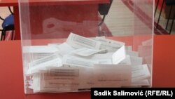 Vreće sa glasačkim materijalom iz Srebrenice dovezene su u subotu uveče u skladište CIK-a u Istočnom Sarajevu