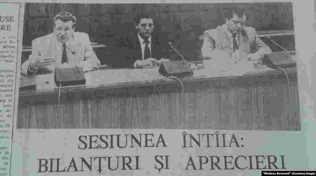 &quot;Moldova Suverană&quot;, 10 august 1994. Conducerea parlamentului, de la stânga la dreapta: Petru Lucinschi, Dumitru Moţpan, Nicolae Andronic