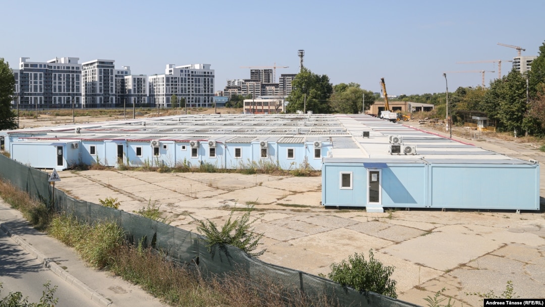 Spitalul modular din Pipera/București stă închis, la fel ca celelalte două ridicate pe mulți bani în primul an de pandemie. 