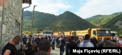 Protesta në afërsi të pikëkalimit kufitar në Jarinje.