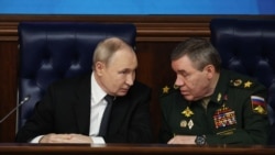 Президент России Владимир Путин и начальник Генерального штаба Валерий Герасимов на заседании в министерстве обороны в Москве. 17 декабря 2025 года