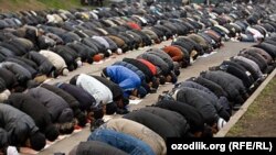 Баъзи тахминларга кўра, Москвада Қурбон ҳайити намозида 70 мингга яқин мусулмон қатнашди.