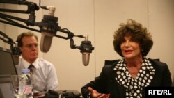 კონგრესმენები გინგრი (მარცხნივ) და ბერკლი