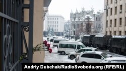 На вулиці Банковій біля Адміністрації президента України в Києві, 1 грудня 2016 року