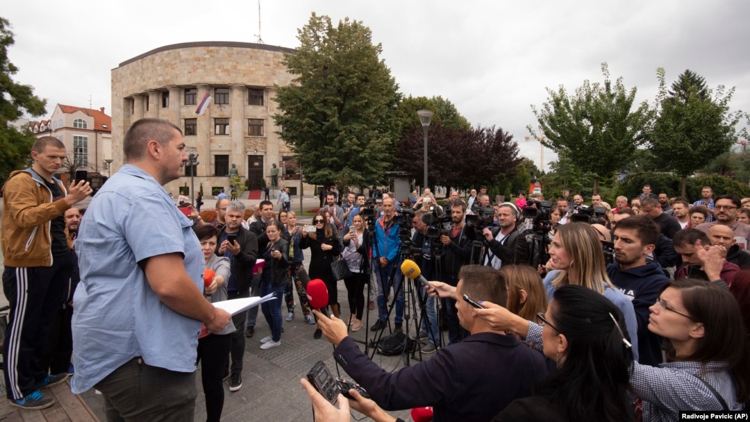 A rally in Banja Luka on August 27 was organized to protest against an attack on Vladimir Kovacevic of the independent Bosnian Serb television station BNTV.