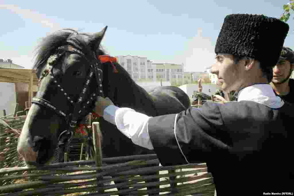 Охан-беттан 25-чу дийнахь нохчийн меттан де даздира Соьлж-гIалахь. 