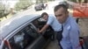 Двое "гаишников", потребовавших взятку у румынских туристов, уволены. ВИДЕО