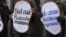 «Краще відрізати собі вухо, ніж слухати російську пропаганду» – акція під посольством Нідерландів
