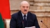 Lukasenka a belarusz alkotmánybizottság ülésén Minszkben, szeptember 28-án