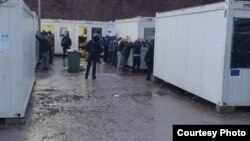 Pretres migrantskog kampa u Blažuju kod Sarajeva 23 januara 2021.