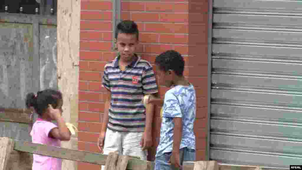 Paraisapolis Community Program #36