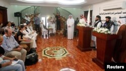 مراسم گشایش دفتر سیاسی طالبان در قطر در سال ۲۰۱۳