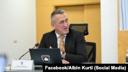 Nenad Rashiq, udhëheqës i Partisë  për Liri, Drejtësi dhe Mbijetesë, njëherësh ministër në detyrë për Komunitete dhe Kthim. Fotografi nga arkivi. 