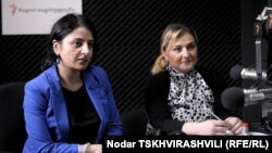 სოფო ბენაშვილი, თამარ გაბისონია (მარჯვნივ)