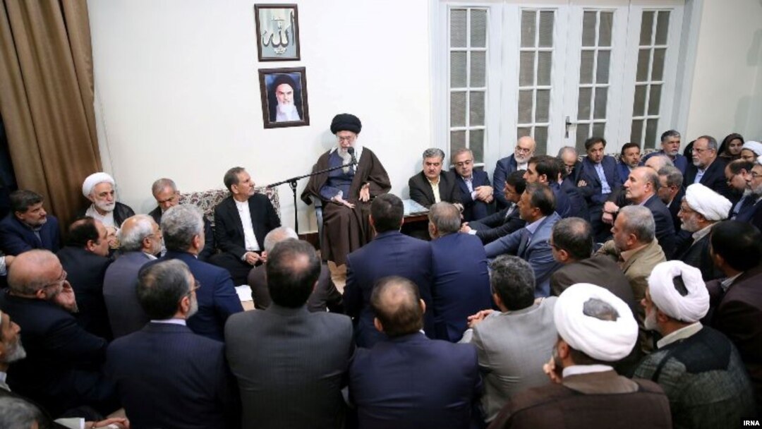 غیبت حسن روحانی، رئیس‌جمهوری ایران در دیدار شماری از مسوولان و مدیران نظام جمهوری اسلامی با رهبر ایران، قابل توجه بود