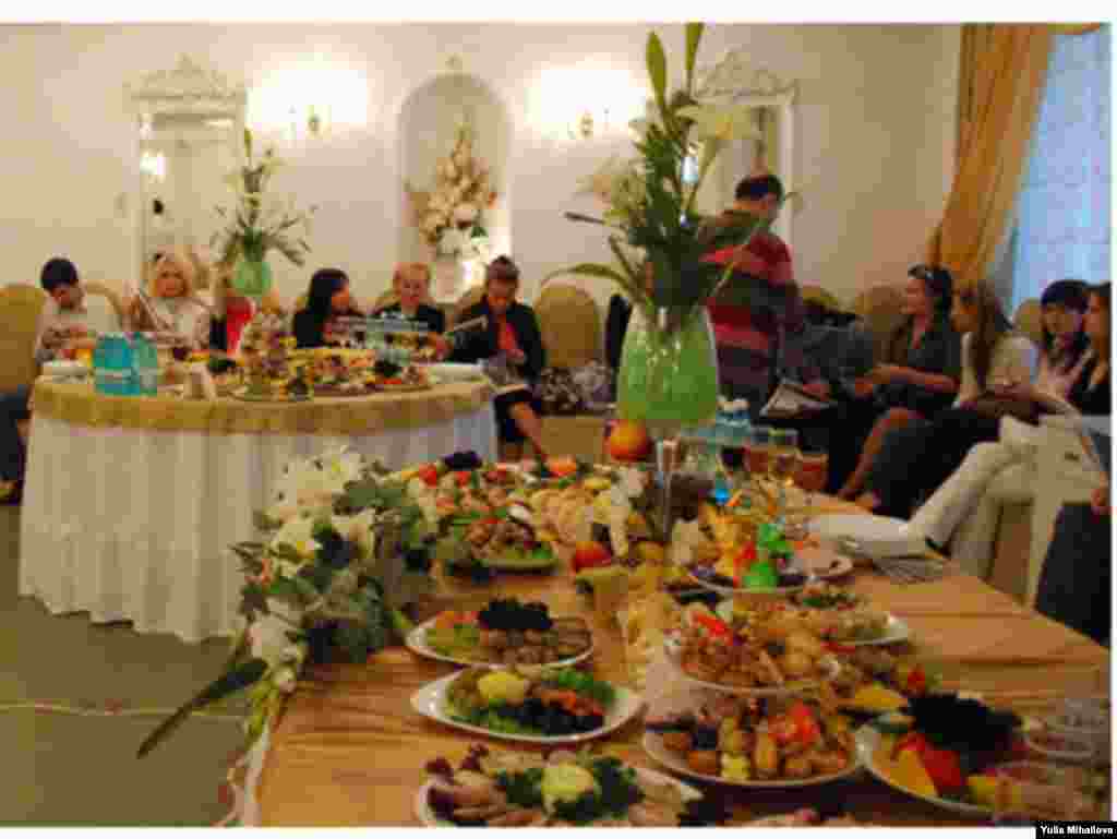 Banchet făr' de Plat(on)